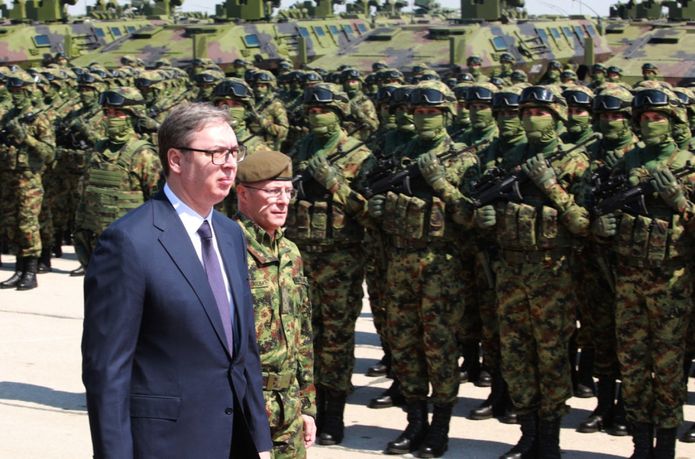 Vučić čestitao Dan Vojske Srbije: Naša zajednička dužnost jeste očuvanje mira