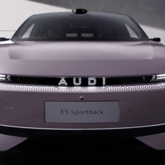 Smešno-smešnije-ova slika: AUDI E5 i njegov "prtljažni prostor" spreda FOTO