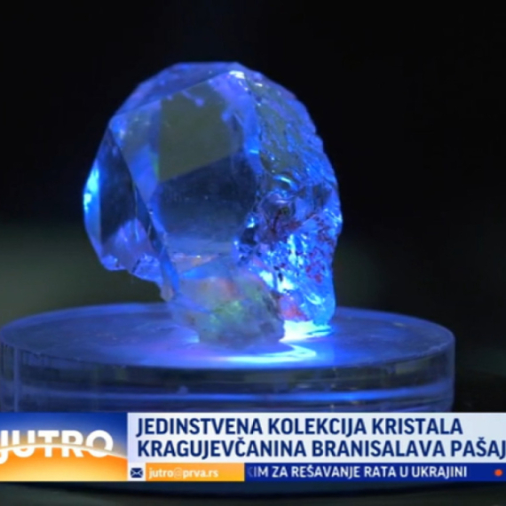 Njegov primerak ima poglavar u Vatikanu: Kragujevčanin skuplja kristale iz gotovo celog sveta VIDEO