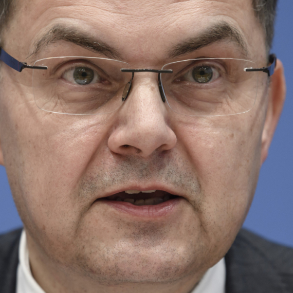 Christian Schmidt resigned