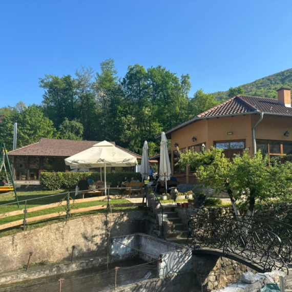 Ne jede se u Čačku samo pečenje: Milan otvorio jedinstven restoran u Srbiji FOTO