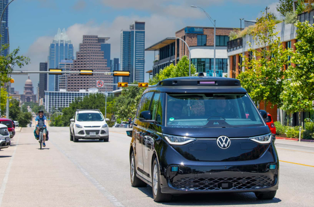 Volkswagen prestigao Teslu u trci za robotaksije!
