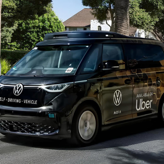 Uberu uskoro više neće trebati vozači, stižu nova autonomna vozila FOTO