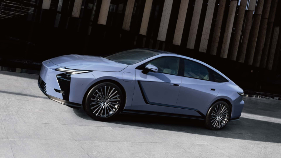 Debitovao novi Lexus ES: Donosi potpuno novi dizajn i električni pogon FOTO