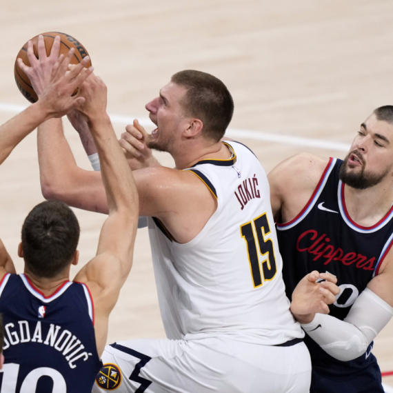 Klipersi "uništili" Denver 34 razlike! Tripl-dabl Jokića – Bogdanović opet loš
