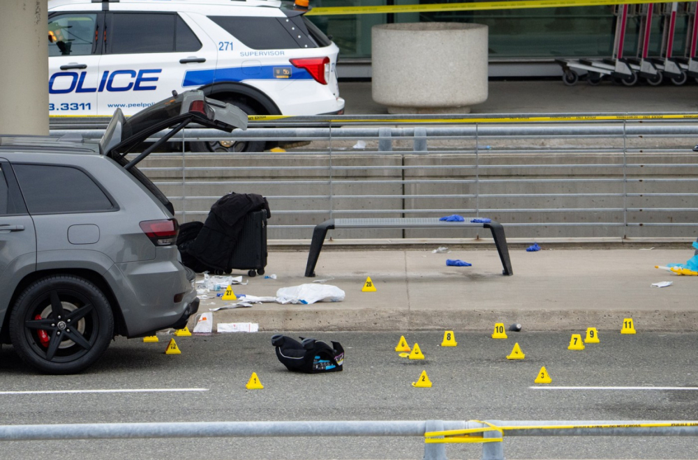 Drama at the airport: Canadian police killed a man PHOTO/VIDEO