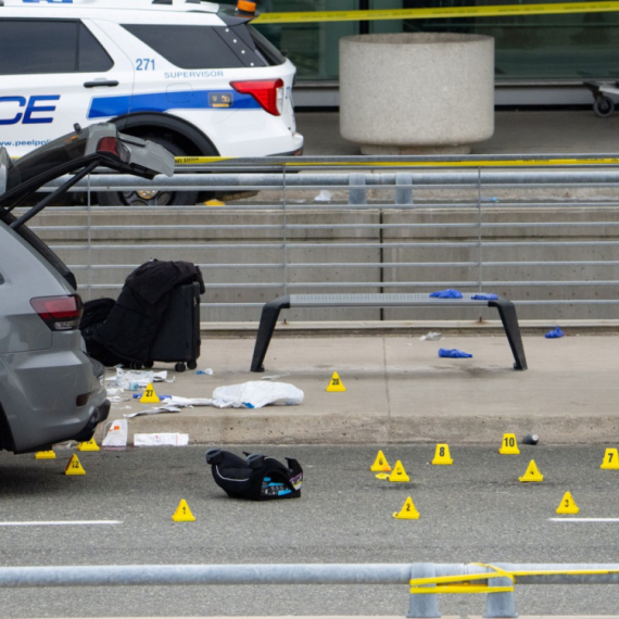 Drama at the airport: Canadian police killed a man PHOTO/VIDEO