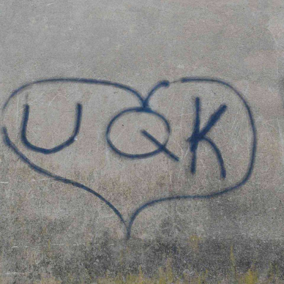 Grafiti "UČK" osvanuli u Goraždevcu; "Provokacije su učestale" FOTO