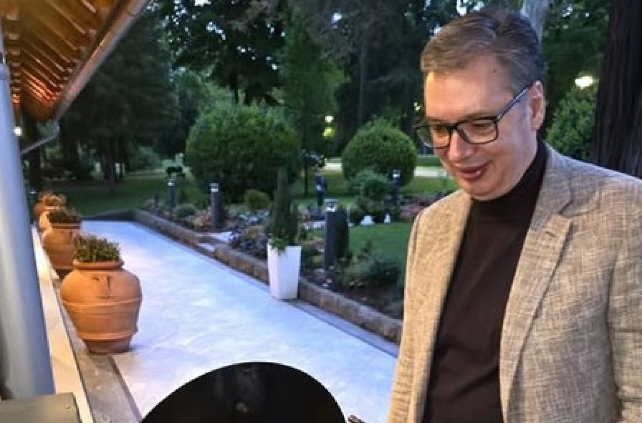 Vučić: "Za Donalda Trampa Mlađeg pripremili smo prase, glupo bi bilo da nudimo škampe i oradu" FOTO