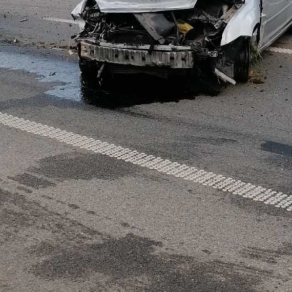 Teška saobraćajna nesreća u Dragačevu: Sudarila se tri vozila kod škole