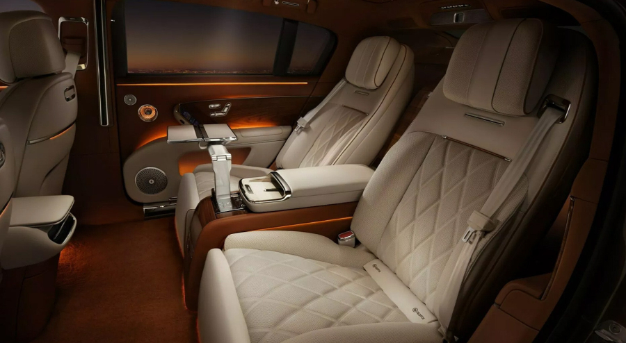Novi ultraluksuzni Huawei u sebi kombinuje Rolls-Royce i Maybach FOTO