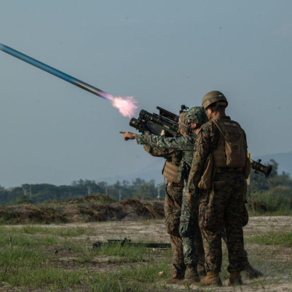 "Stinger" rakete "prže"; Hiljade vojnika na nogama; Novi rat na pomolu? FOTO