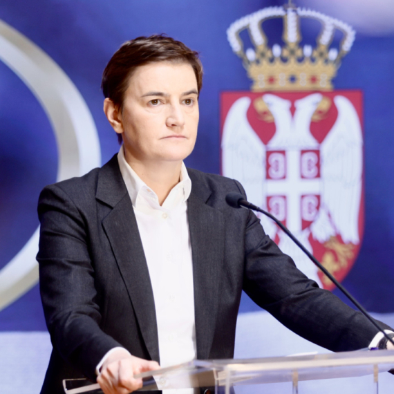 Brnabić odgovorila na Ponoševe sramne komentare: Vaša mržnja prema Vučiću je tolika jer mu niste ni do kolena