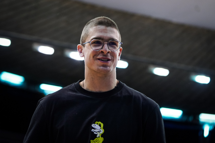 Petrović opet uz zvuk sirene postao heroj Mege - Đurišić gledao dramu FOTO