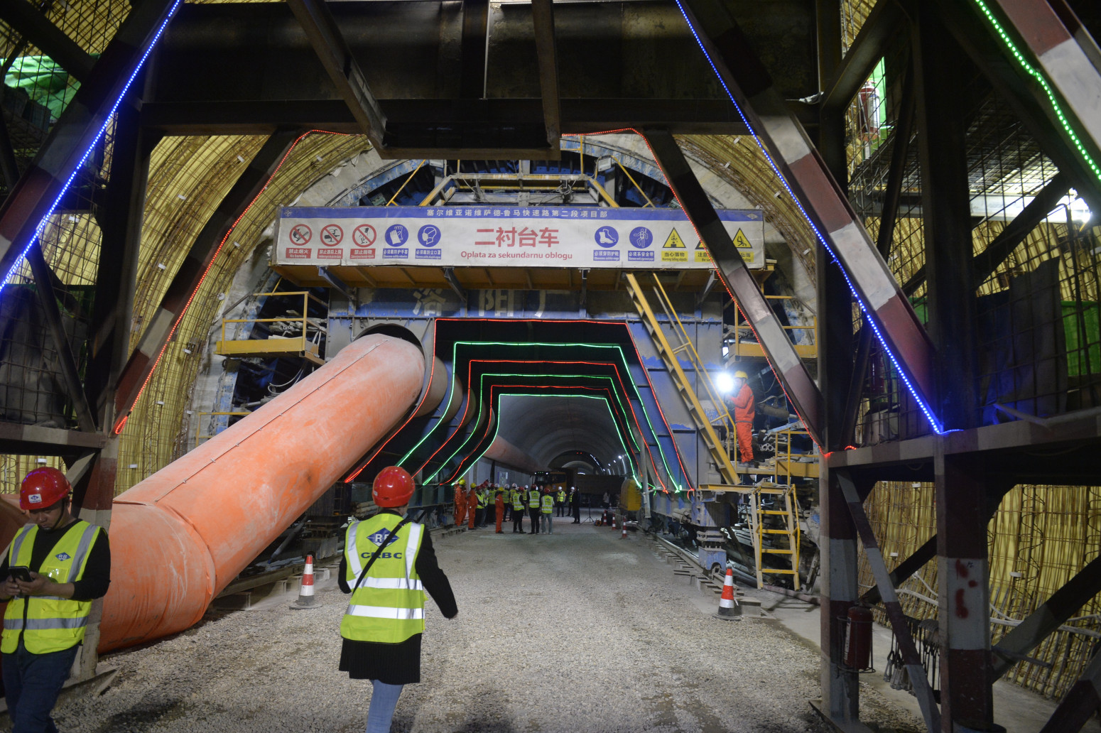 Vučić obišao radove: Ovo će još dugo vremena ostati najduži tunel u Srbiji FOTO/VIDEO