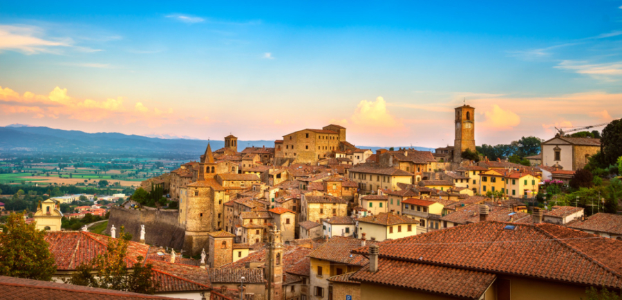 Arezo: Prelepi italijanski grad bez gužvi i mnoštvo turista, dom Petrarke i kulisa za film Život je lep FOTO