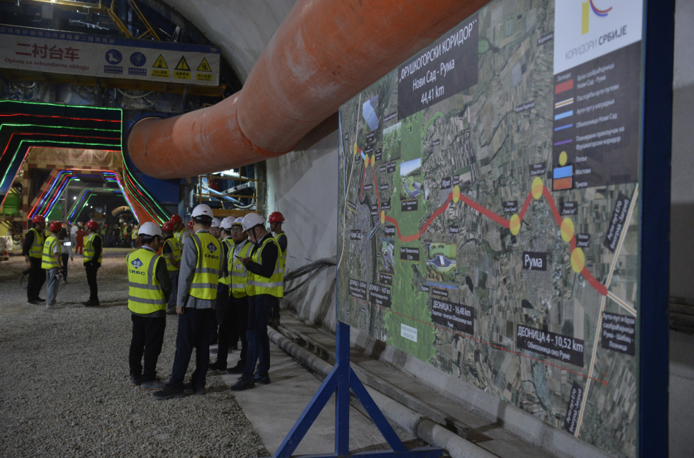 Vučić obišao radove: Ovo će još dugo vremena ostati najduži tunel u Srbiji FOTO/VIDEO