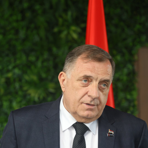 Dodik uz insert iz fima "Nož": Specijalnost sarajevske politike – prekrajanje istorije VIDEO