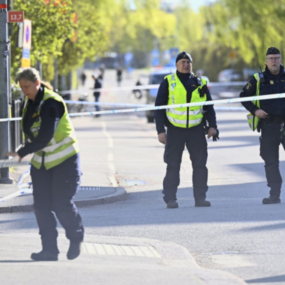 Uppsala attacker found; Teenager suspected of massacre in hair salon VIDEO