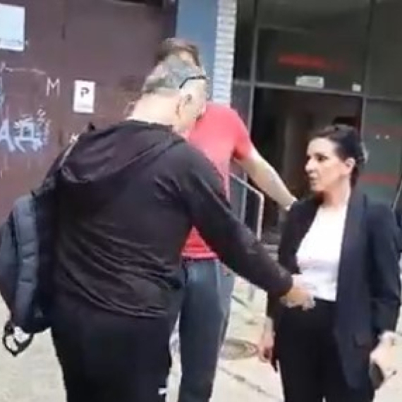 Posvađala se sa komšijom oko parkinga, a kriv joj Vučić: Tepić nije napadnuta zbog politike, ovo je dokaz