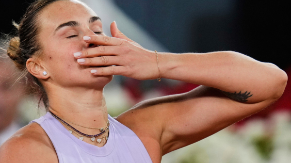 Sabalenaka preživela maraton za polufinale Madrida