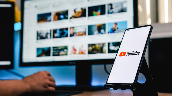 YouTube kaže da verujete njemu, a ne svojim očima