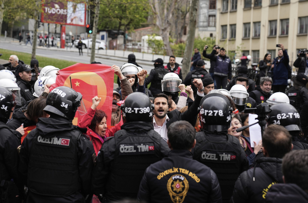Haos u Turskoj; Policija na nogama: Privedene 384 osobe nakon sukoba na protestima VIDEO