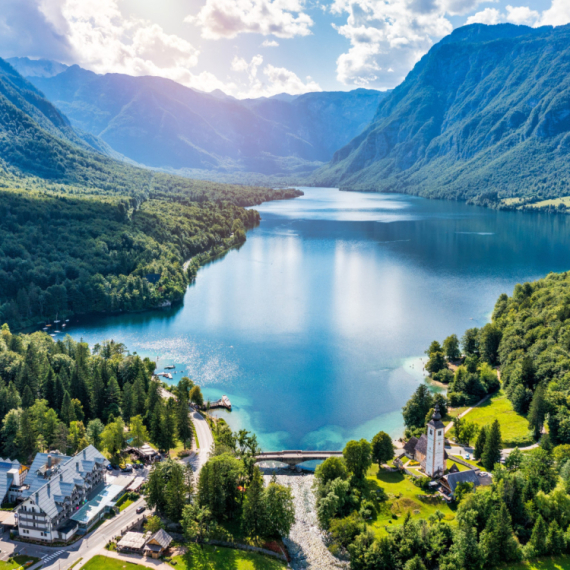 Zašto je Bohinjsko jezero destinacija koju morate videti ovog proleća?