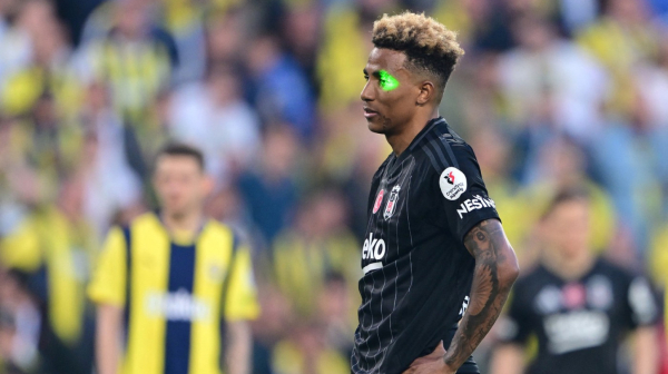Zbog lasera više ne može na stadion