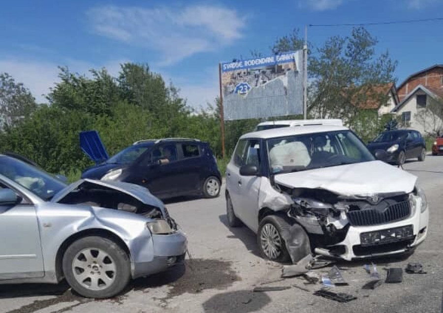 Smrskana vozila: Žestok sudar u Čačku FOTO
