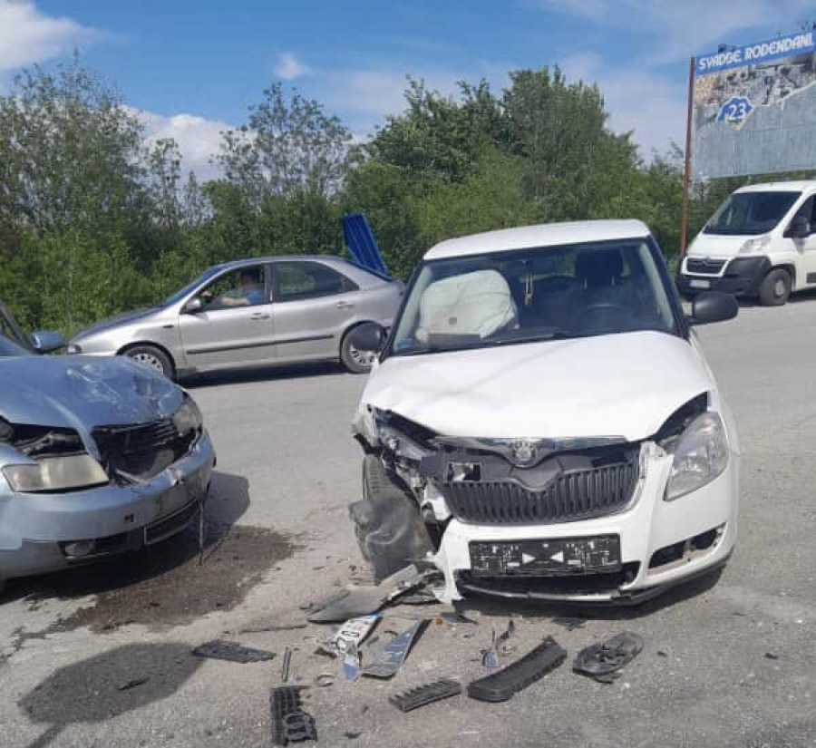 Smrskana vozila: Žestok sudar u Čačku FOTO