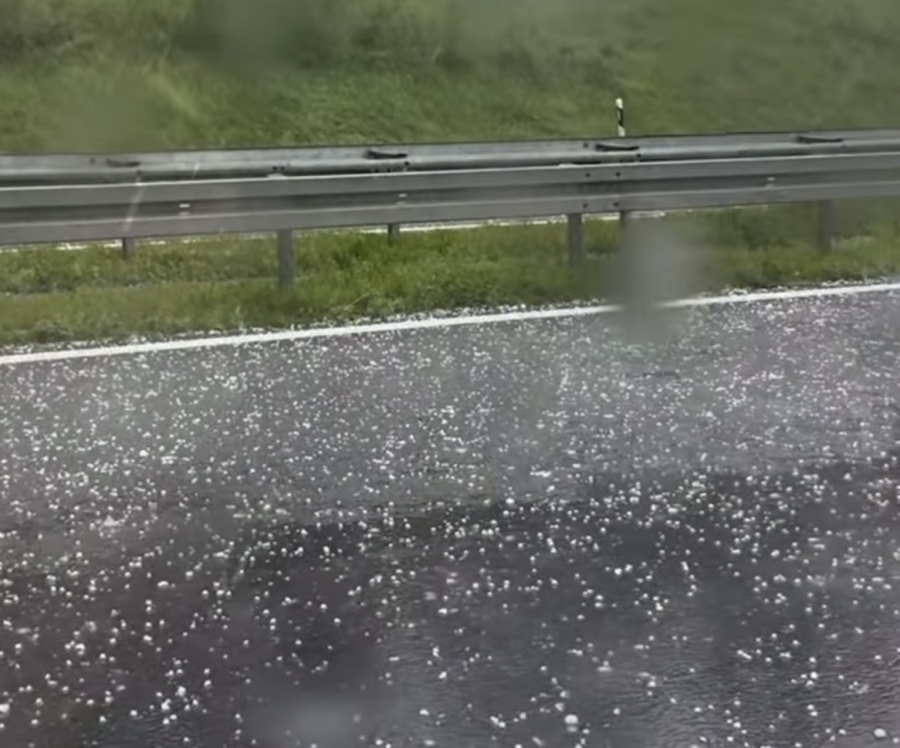 Nevreme paralisalo saobraćaj; Haos na auto–putu, voda preplavila kolovoz FOTO/VIDEO