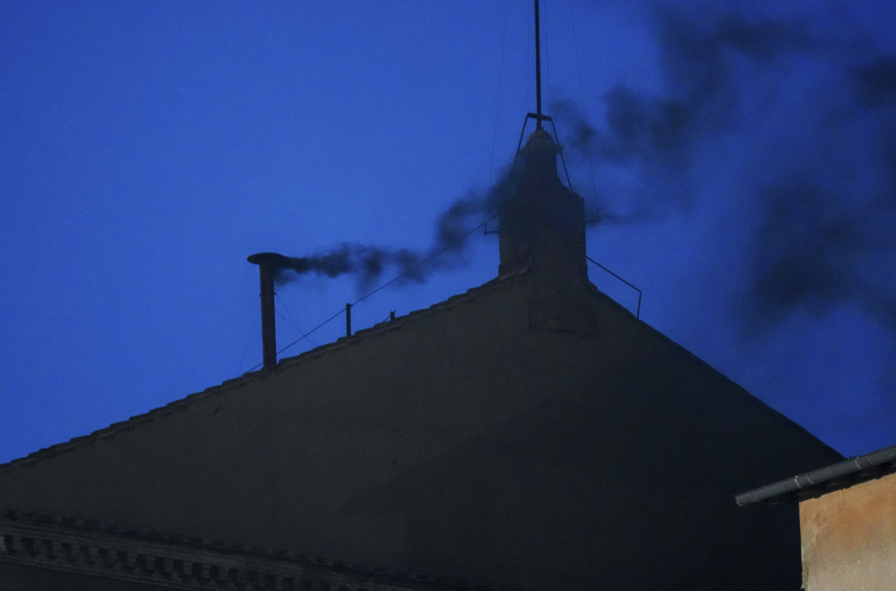 Misterija kašnjenja crnog dima; Šta se zaista dogodilo iza zatvorenih vrata Konklave?