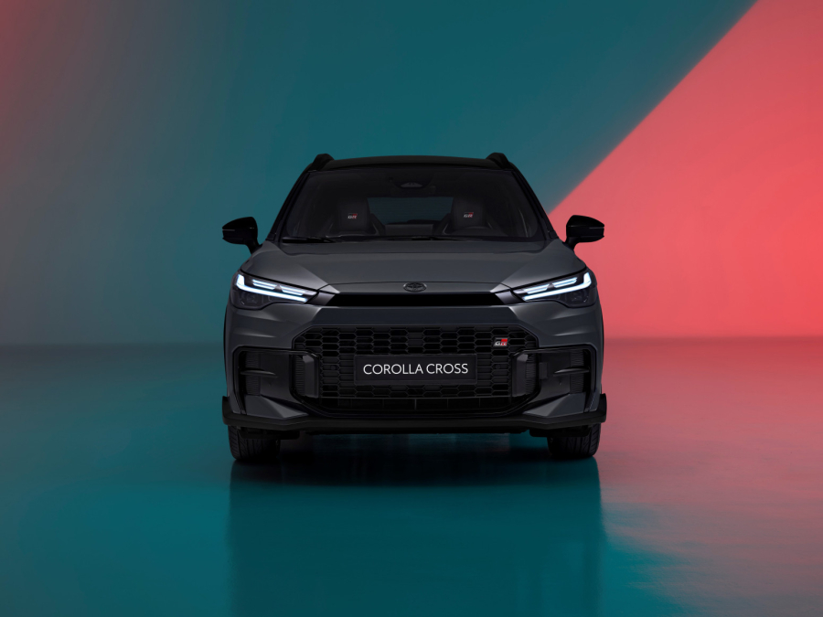 Nova Toyota Corolla Cross: Osvežen dizajn i prvi put GR Sport paket! FOTO