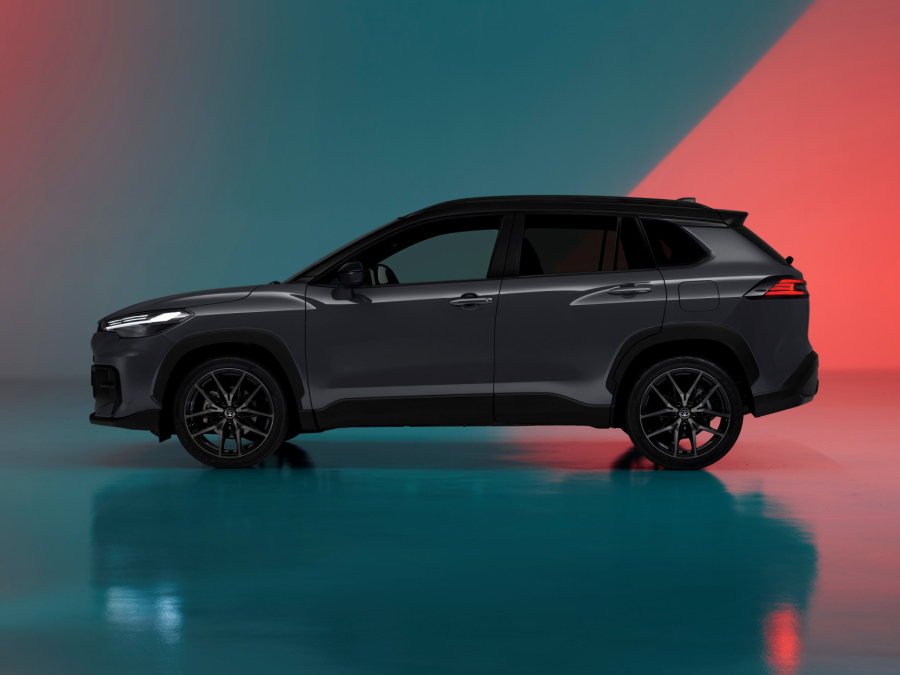 Nova Toyota Corolla Cross: Osvežen dizajn i prvi put GR Sport paket! FOTO