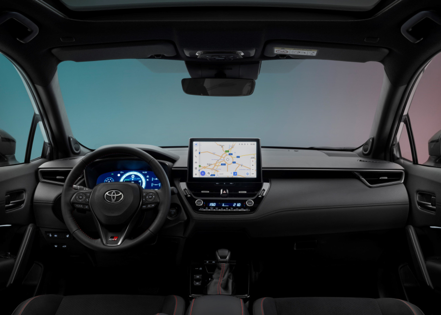Nova Toyota Corolla Cross: Osvežen dizajn i prvi put GR Sport paket! FOTO