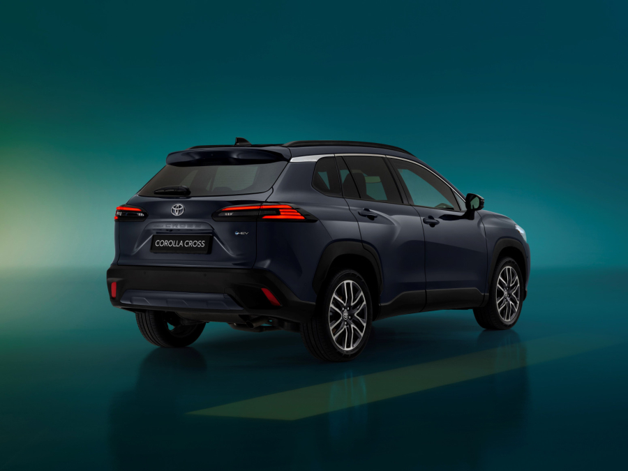 Nova Toyota Corolla Cross: Osvežen dizajn i prvi put GR Sport paket! FOTO