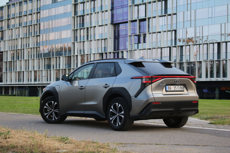 Test: Električna Toyota bZ4X – vožnja bez stresa
