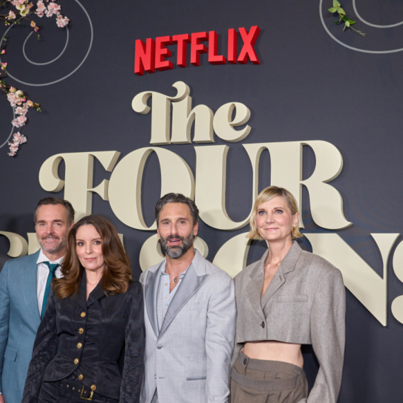 Netflix potvrdio drugu sezonu hit serije: Fanove razljutila jedna stvar VIDEO
