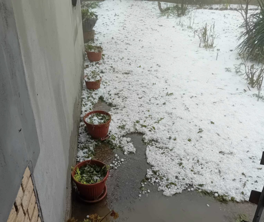 Sve je uništeno, ovo je užas; Nezapamćeno nevreme potuklo šumadijska sela FOTO