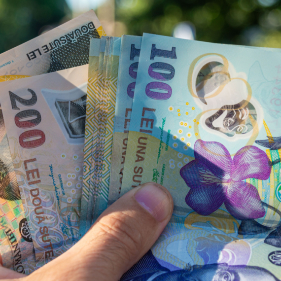 Komšijama valuta pala na istorijski minimum