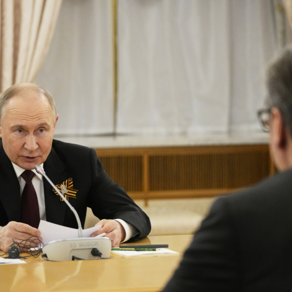 Putin poručio Vučiću: Cenim što ste došli u Moskvu uprkos pritiscima VIDEO