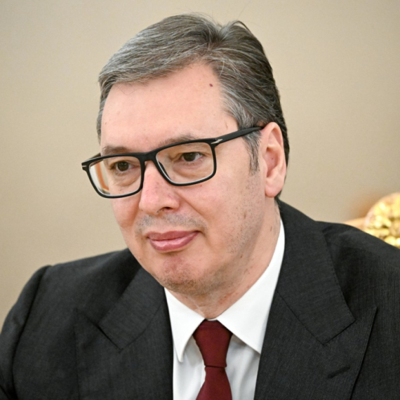 Vučić stigao u Tiranu; Učestvuje na samitu Evropske političke zajednice VIDEO