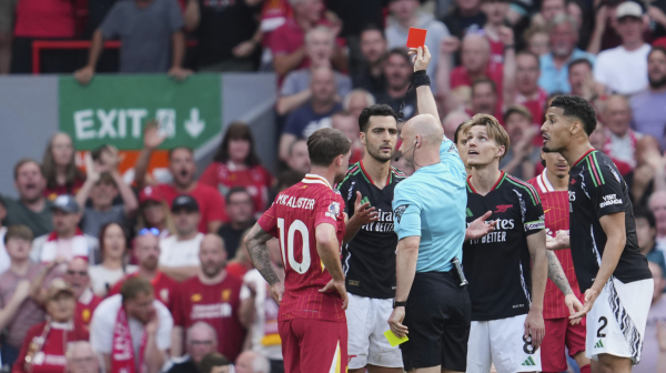 Šampion Liverpul prokockao 2:0 – Arsenal do boda sa igračem manje