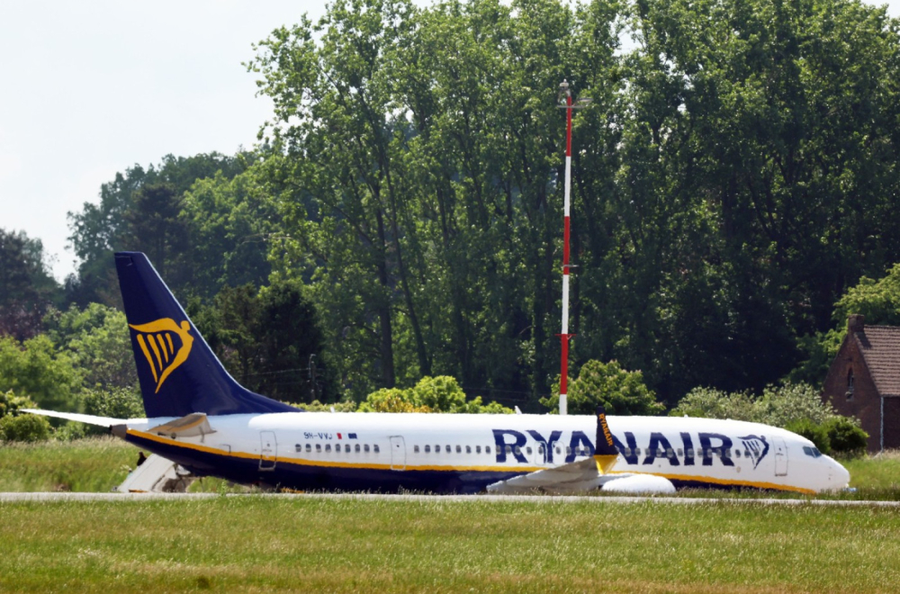 Kraj haosa na velikom aerodromu; Nema bombe u Rajanerovom avionu FOTO