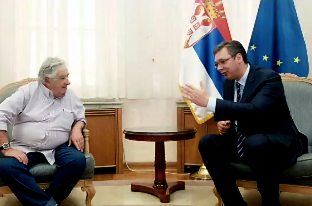 Vučić izjavio saučešće povodom smrti Muhike: Lider čija harizma počiva na skromnosti FOTO