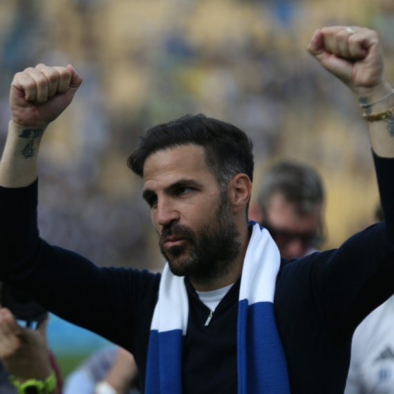 Fabregas dobija 100 miliona da uvede Komo u Evropu