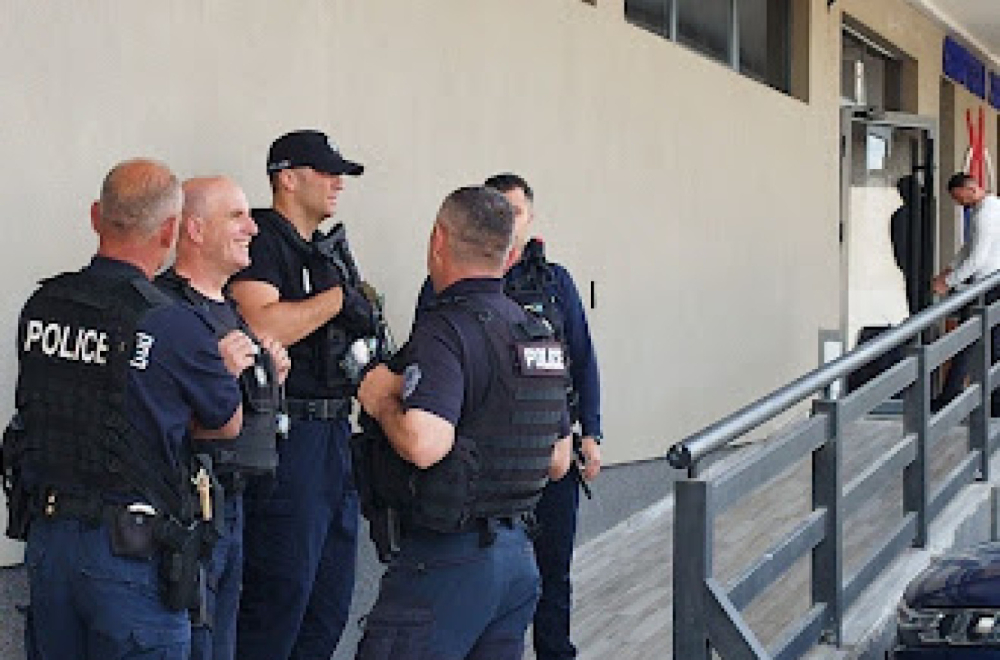 Tzv. kosovska policija upala u Halu sportova u K. Mitrovici: Prekinula trening dece FOTO/VIDEO