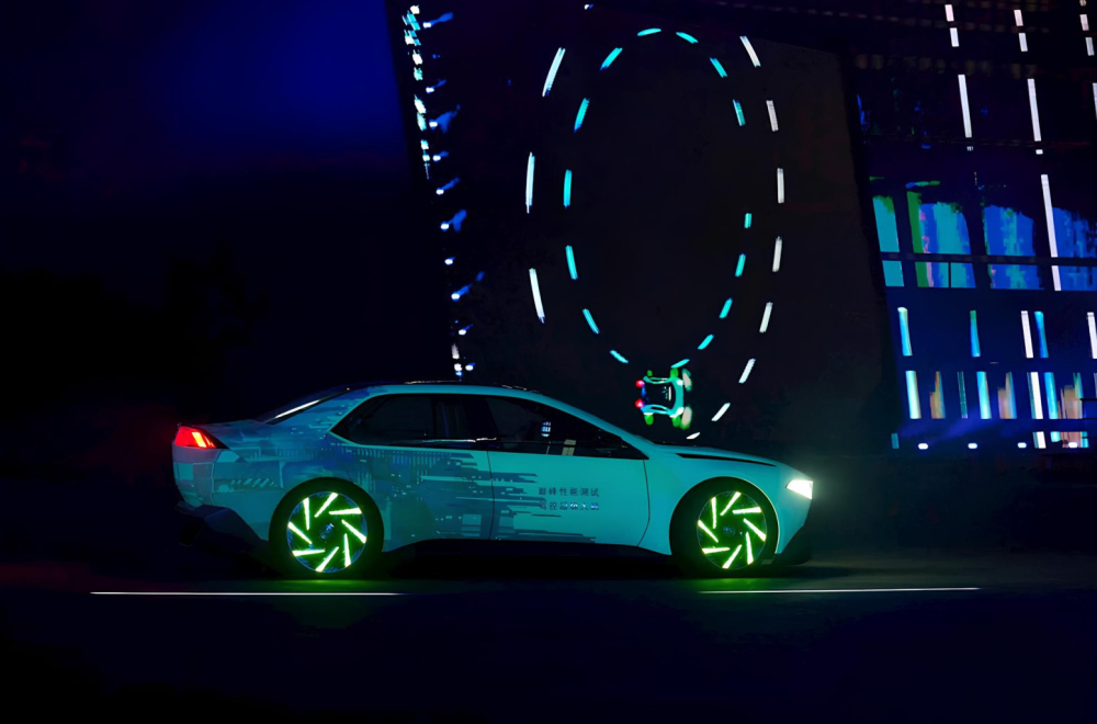 Maske su pale: Ovako će izgledati električni BMW M3! FOTO/VIDEO