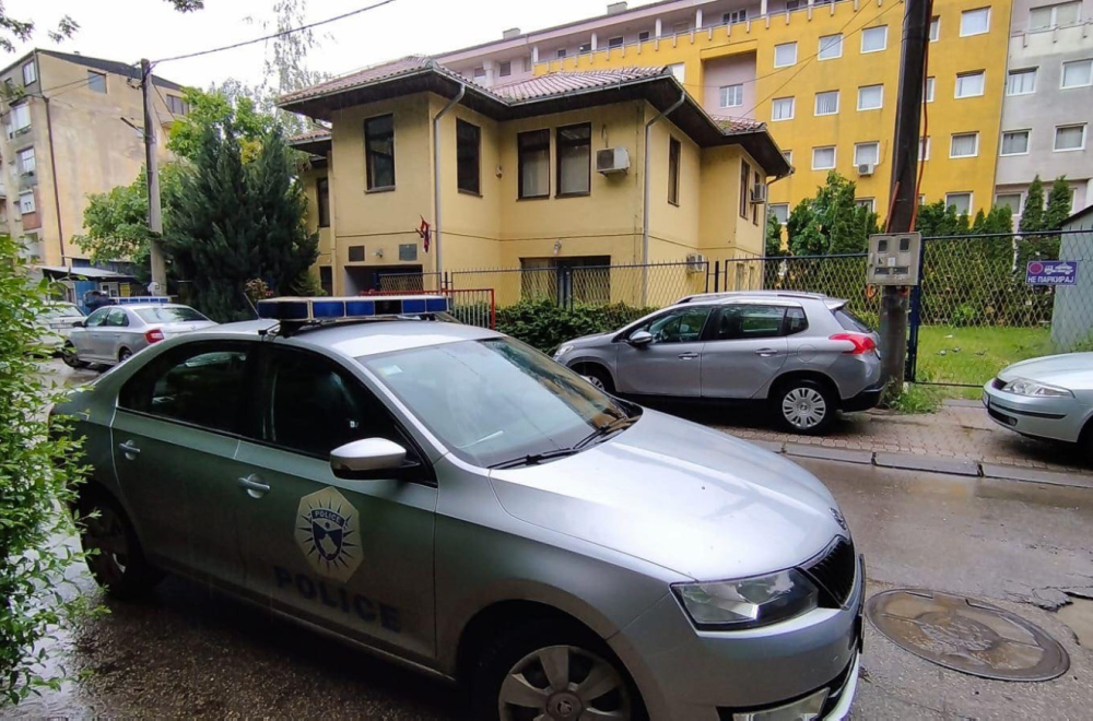 Kurti se ne zaustavlja; Tzv. Kosovska policija upala u Nacionalnu službu za zapošljavanje u Severnoj Mitrovici